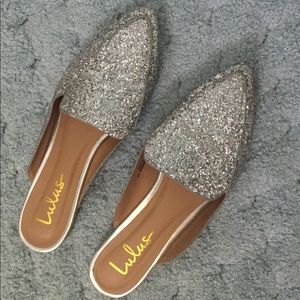 Lulu’s Pointed Toe Slides
